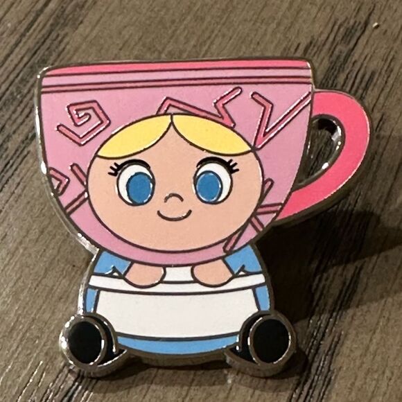 Disney 2025 Mini MixIts Mix Its Mystery Alice Pink Teacup Hat Disney Pin - Picture 4 of 5
